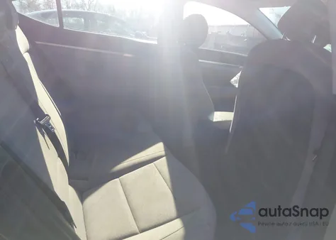 2019 Hyundai Elantra Value Edition z USA, uszkodzony, nr VIN 5NPD84LFXKH493192